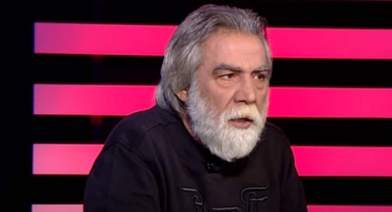 بالصورة.. أيمن رضا يتعرض للسرقة!