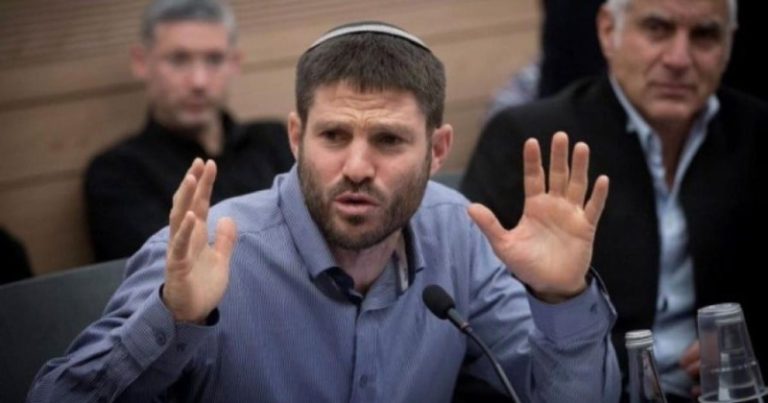 وزير المالية الصهيوني: لطرد موظفي “الأونروا” من غزة