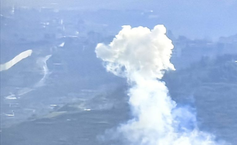 العدو يستهدف صيدلية عند مدخل الجبين