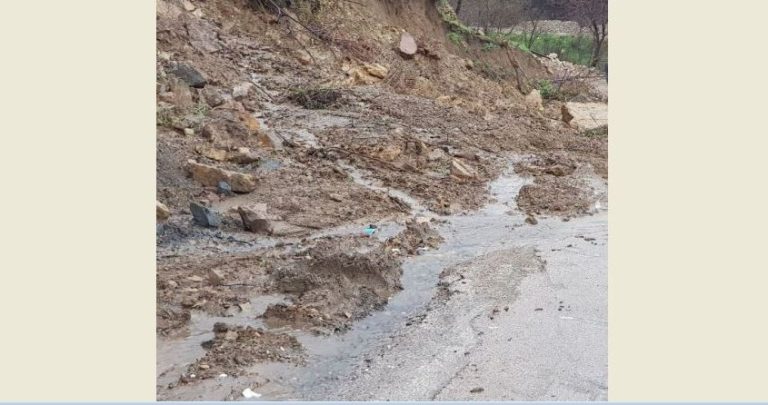 إنقطاع طريق في الضنية بسبب هطول الأمطار