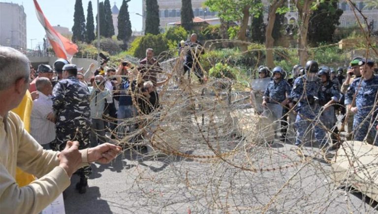 تطويق السرايا الحكومية.. فعل لن يتكرر!