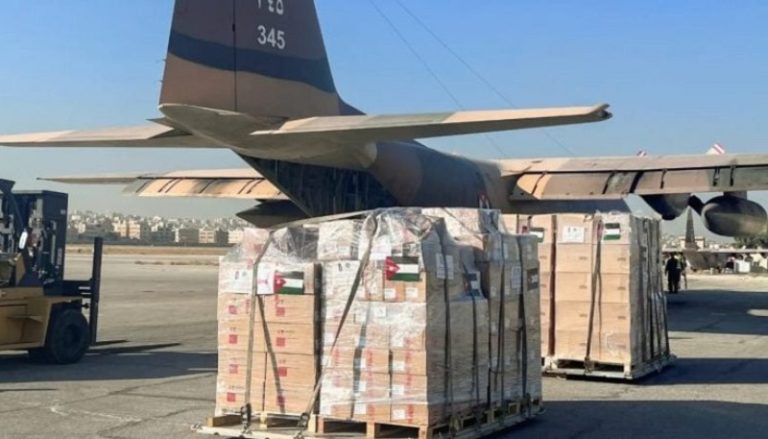 الرياح تطيح بمساعدات إنسانية أردنية إلى غزة