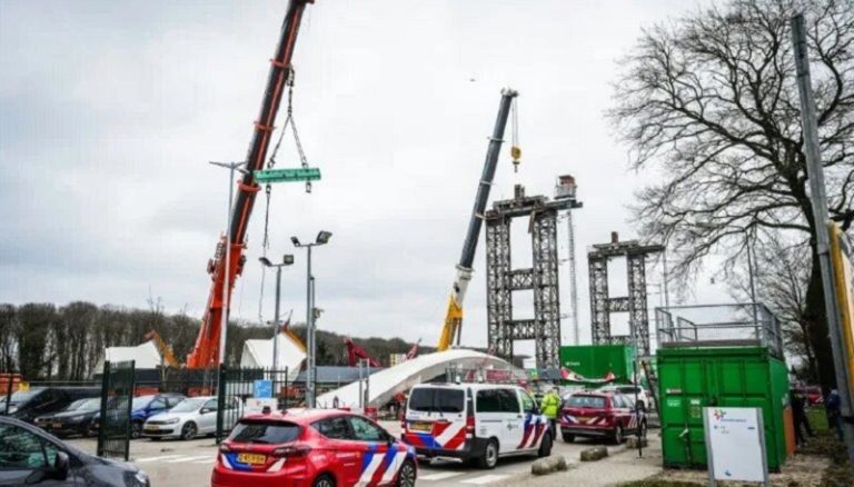 قتيلان وجريحان بانهيار جسر في هولندا