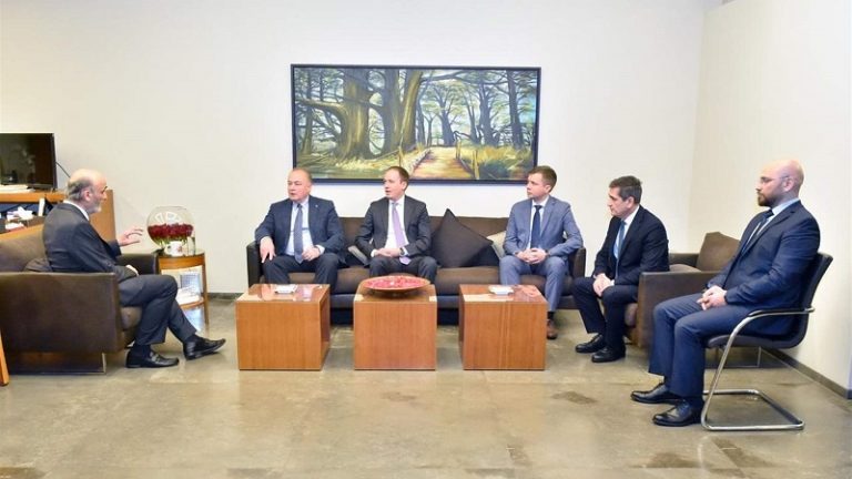 جعجع: ما الذي أنتجته عمليات “حزب الله” سوى تعريض لبنان للدمار؟