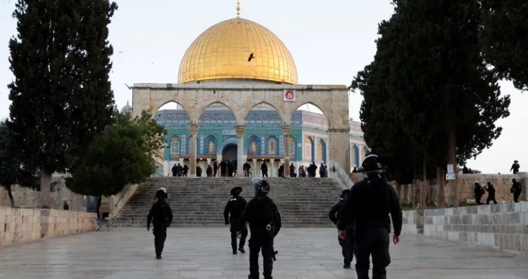 “معاريف”: خلافات حول الاستعدادات لرمضان في المسجد الأقصى
