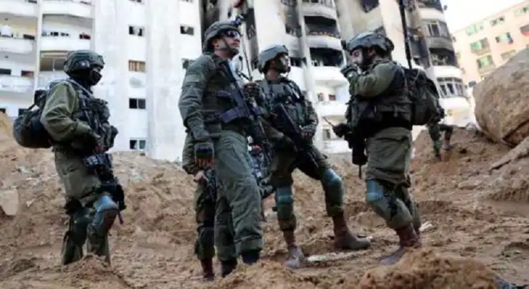 الاحتلال يقتحم مجمع ناصر الطبي ويحوله لثكنة عسكرية