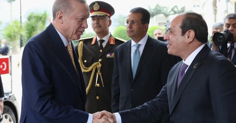 غزة تتصدر مباحثات أردوغان مع السيسي في القاهرة