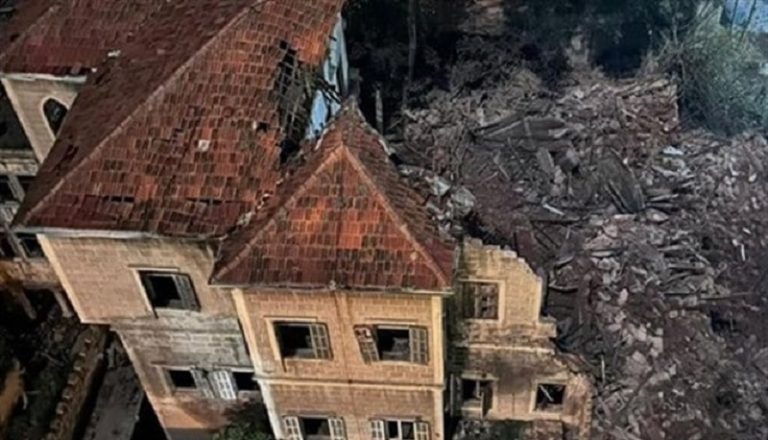 انهيار جزئي في منزل رئيس حكومة