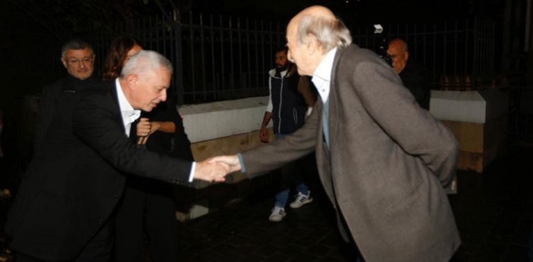 “تكويعة” جنبلاط في حسابات الرئاسة!