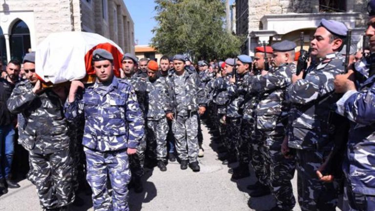 قوى الأمن تشيّع شهيدها علي مهدي في بلدة حولا