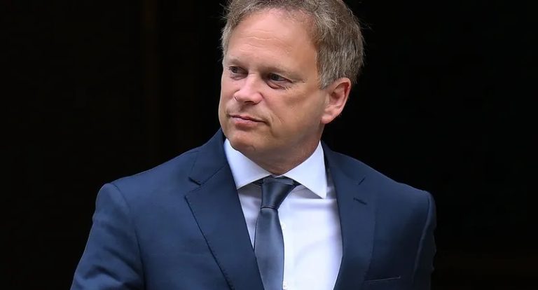 وزير الدفاع البريطاني: نسعى لزيادة تدمير طائرات الحوثيين بدون طيار