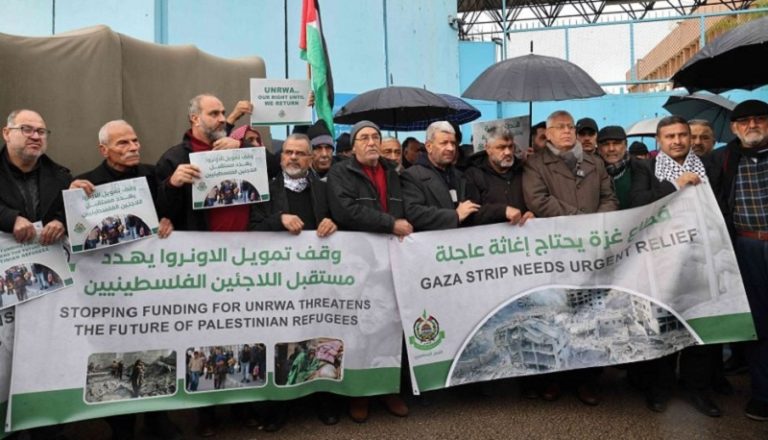 وقف تمويل “الأونروا” يضع لبنان تحت الخطر!