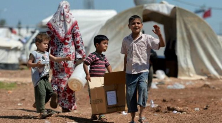 النازحون السوريون يتعرضون لإنتهاكات عنيفة.. والنساء تتعرض للتحرش الجنسي!