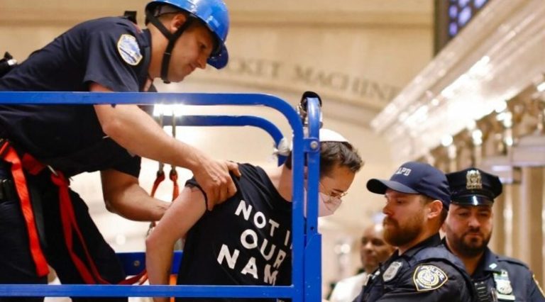 بعد إعاقة موكب بايدن.. الشرطة تنفذ اعتقالات واسعة في نيويورك