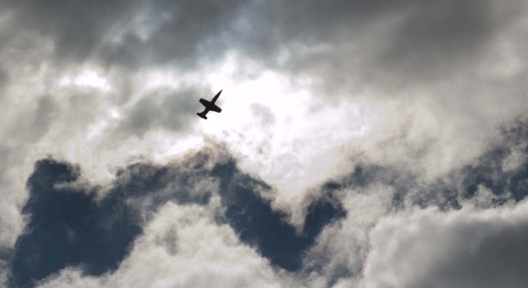 أوكرانيا تسقط طائرة تجسس روسية