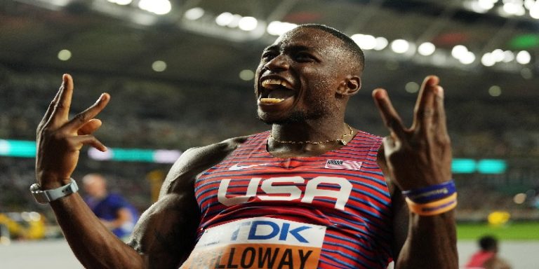 هولواي يحطم الرقم العالمي لسباق 60 م حواجز