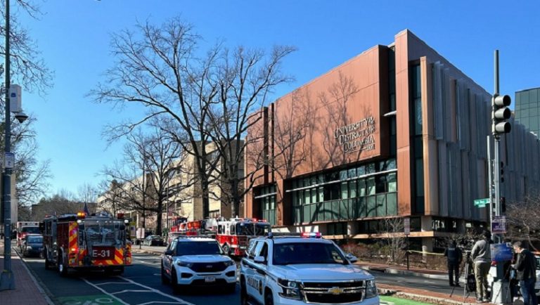 طيار يحرق نفسه أمام سفارة “اسرائيل” في واشنطن