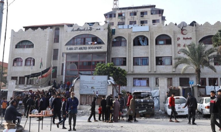 الاحتلال يشدد حصاره على مجمع ناصر الطبي