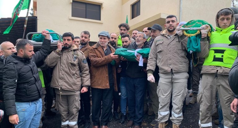 بالصور.. تشييع شهداء الغارة على الصوانة