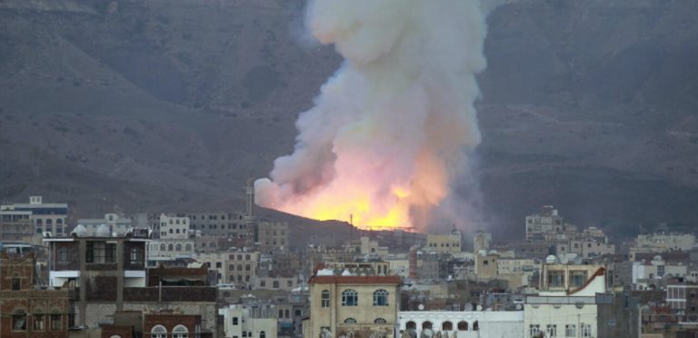 عدوان أميركي بريطاني على الحديدة