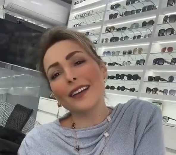 بعد سنوات من إعلانها اعتزال الفن… أمل حجازي تظهر من دون حجاب (فيديو)