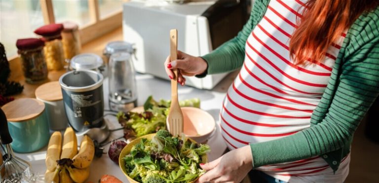 النظام الغذائي يؤثر على صحة الجنين!