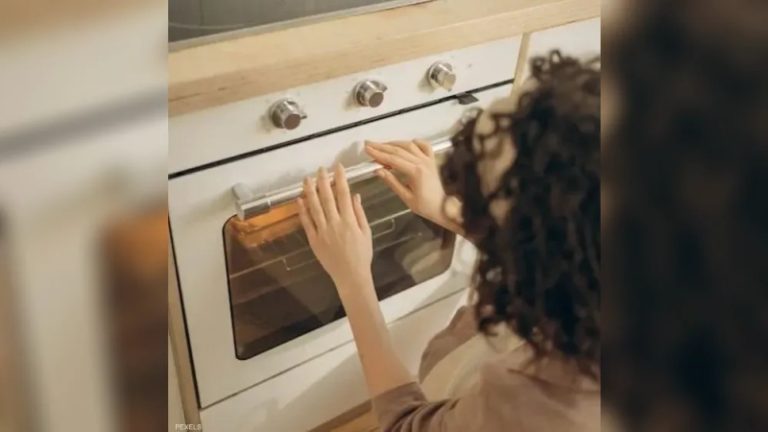 “جنون الأم” يودي بحياة طفلة!