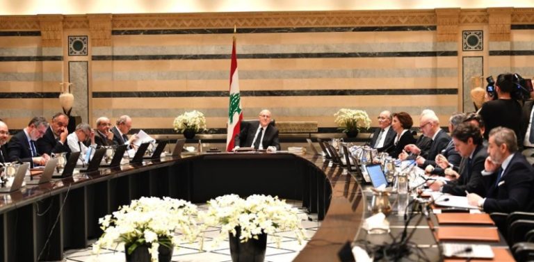 إنشقاق في الحكومة.. ومطالبة بتعديل قرار التعليم للسوريين