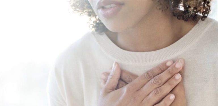 هل تختلف أعراض مرض القلب بين النساء والرجال؟