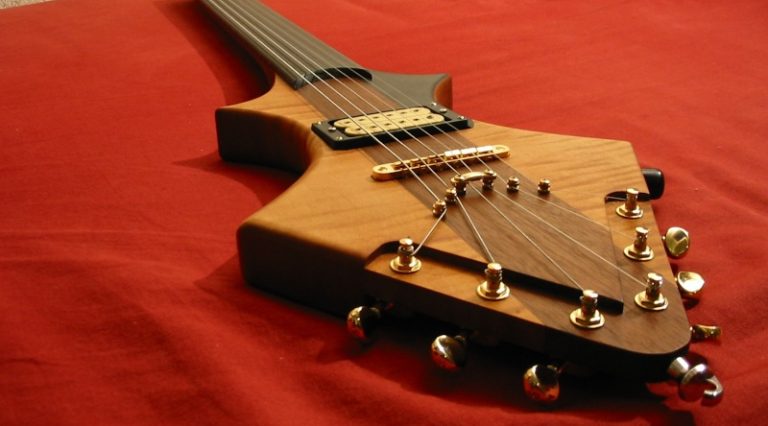 العثور على “غيتار” مفقود منذ أكثر من 50 عاماً!