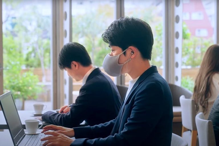 قناع وجه للمحافظة على الخصوصية!