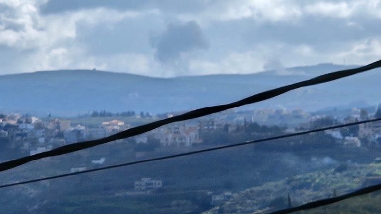 غارات وقذائف على بعض القرى الحدودية