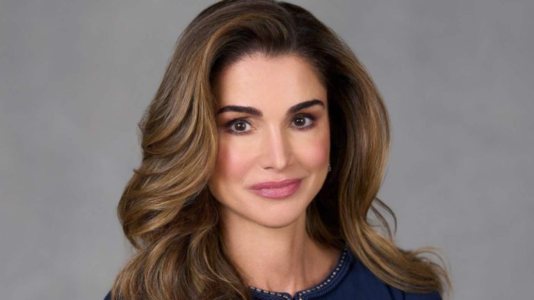 بالصورة.. الملكة رانيا تلتقي الدحدوح