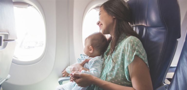 نصائح للأم المرضعة لكيفية التصرف أثناء السفر