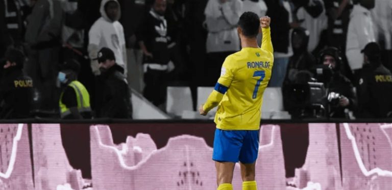 بالفيديو.. رونالدو يثير الجدل بحركة مسيئة