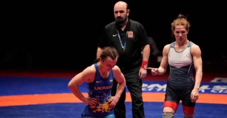 بالفيديو.. روسية تهزم أوكرانية!