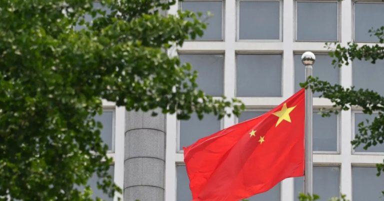 “الخارجية الصينية”: لتخفيف التوترات في أوكرانيا