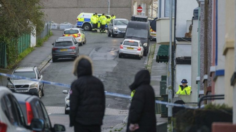 اجلاء آلاف السكان بسبب قنبلة من الحرب العالمية الثانية