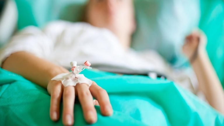 وفاة مريضة انتظرت 10 ساعات في المستشفى!