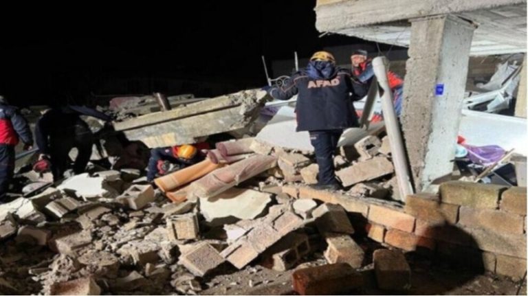 تركيا تحيي ذكرى زلزال 6 شباط