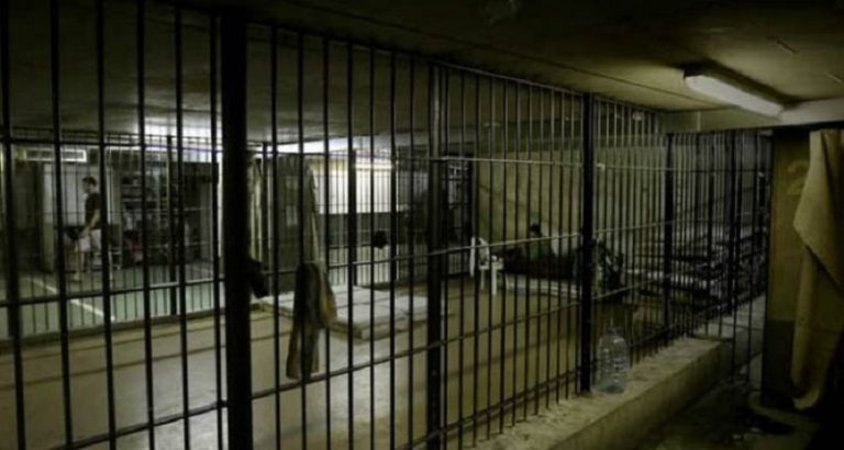 فرار سجينين من مخفر مغدوشة