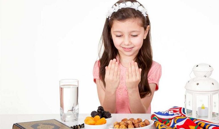 نصائح لحماية طفلك من العطش في رمضان