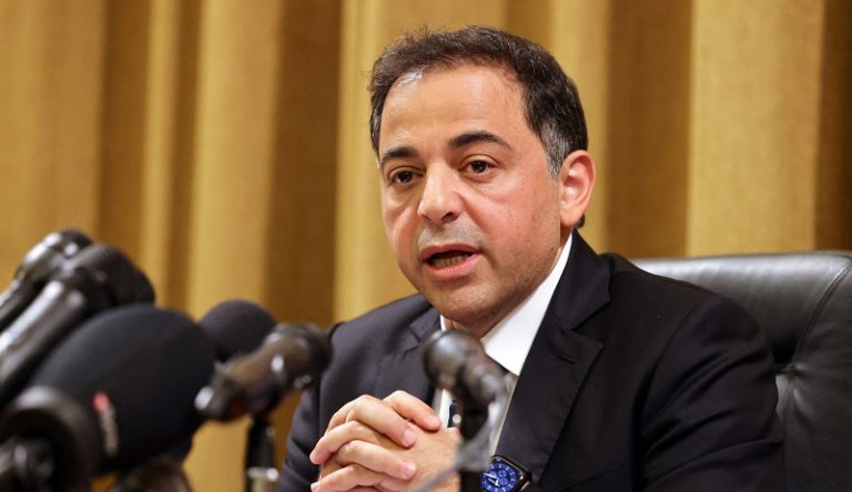 منصوري: لإيجاد الحلول أمامنا سنة إلى سنة ونصف