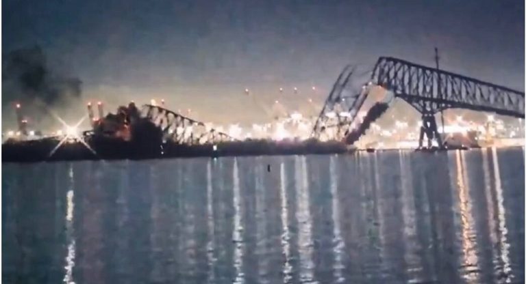 بالفيديو.. انهيار جسر في مدينة بالتيمور الأميركية!