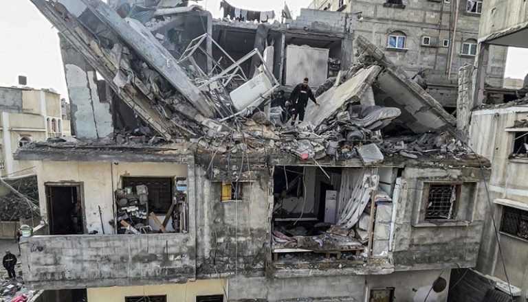 أكثر من 30 ألف شهيد في غزة