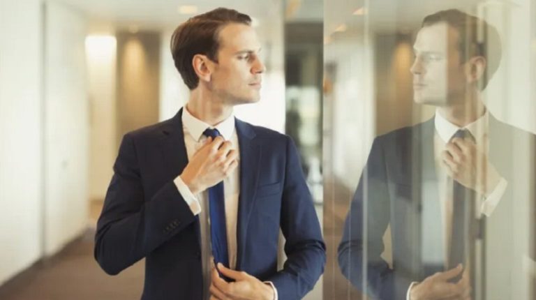 إشارات تكشف الشخصية النرجسية