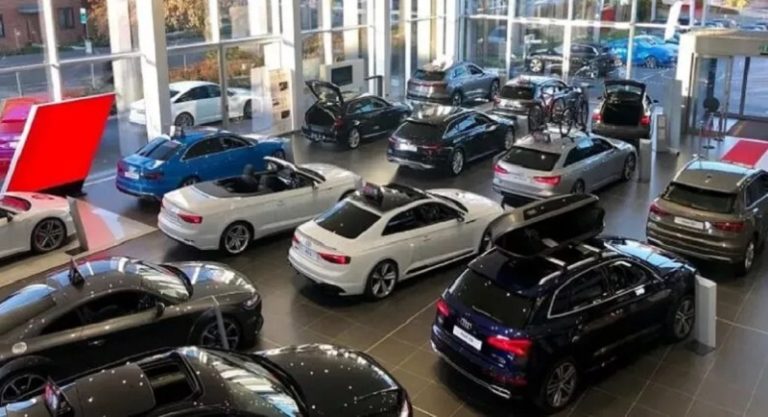 إعفاء “الهجينة” من الرسوم: الدولة في خدمة مستوردي السيارات