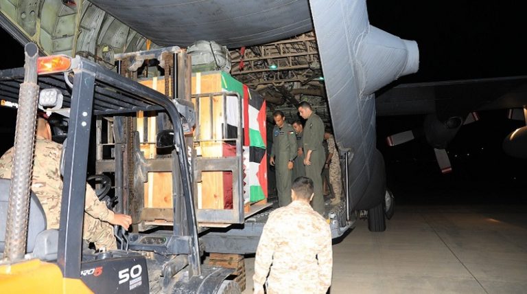 الأردن تنفذ الإنزال الجوي السابع للمساعدات فوق شمال غزة
