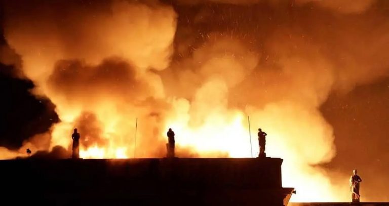 قاصر يشعل حريقاً بمتحف في فرنسا!