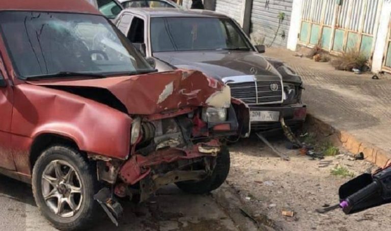 إصابات بحادث سير بين 3 سيارات في الضنية (فيديو)